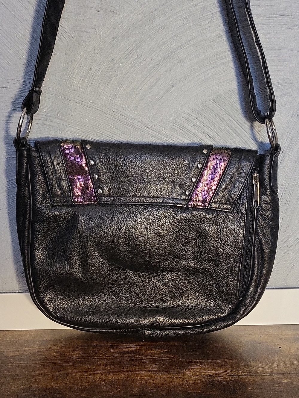 Unik International Leather Concealed Carry Purse - Picture 4 of 8